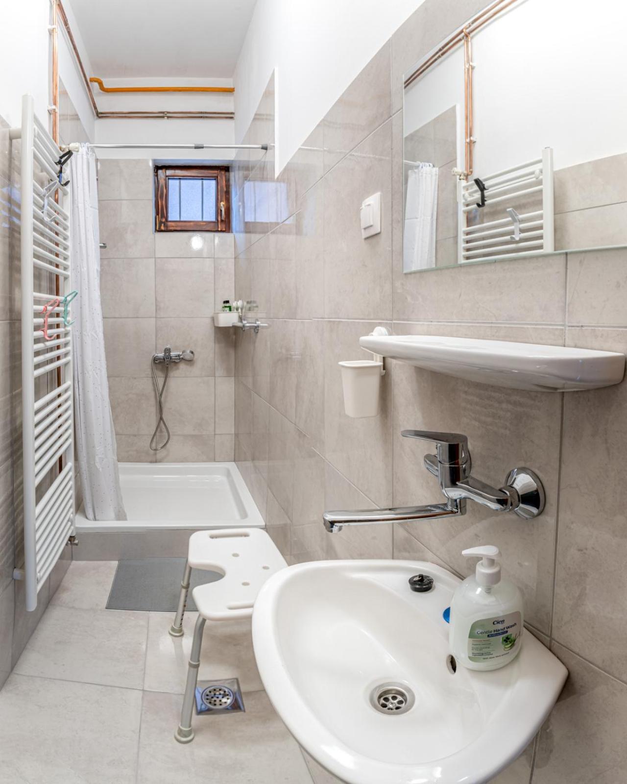 Apartman Jabuka Karlovac Buitenkant foto